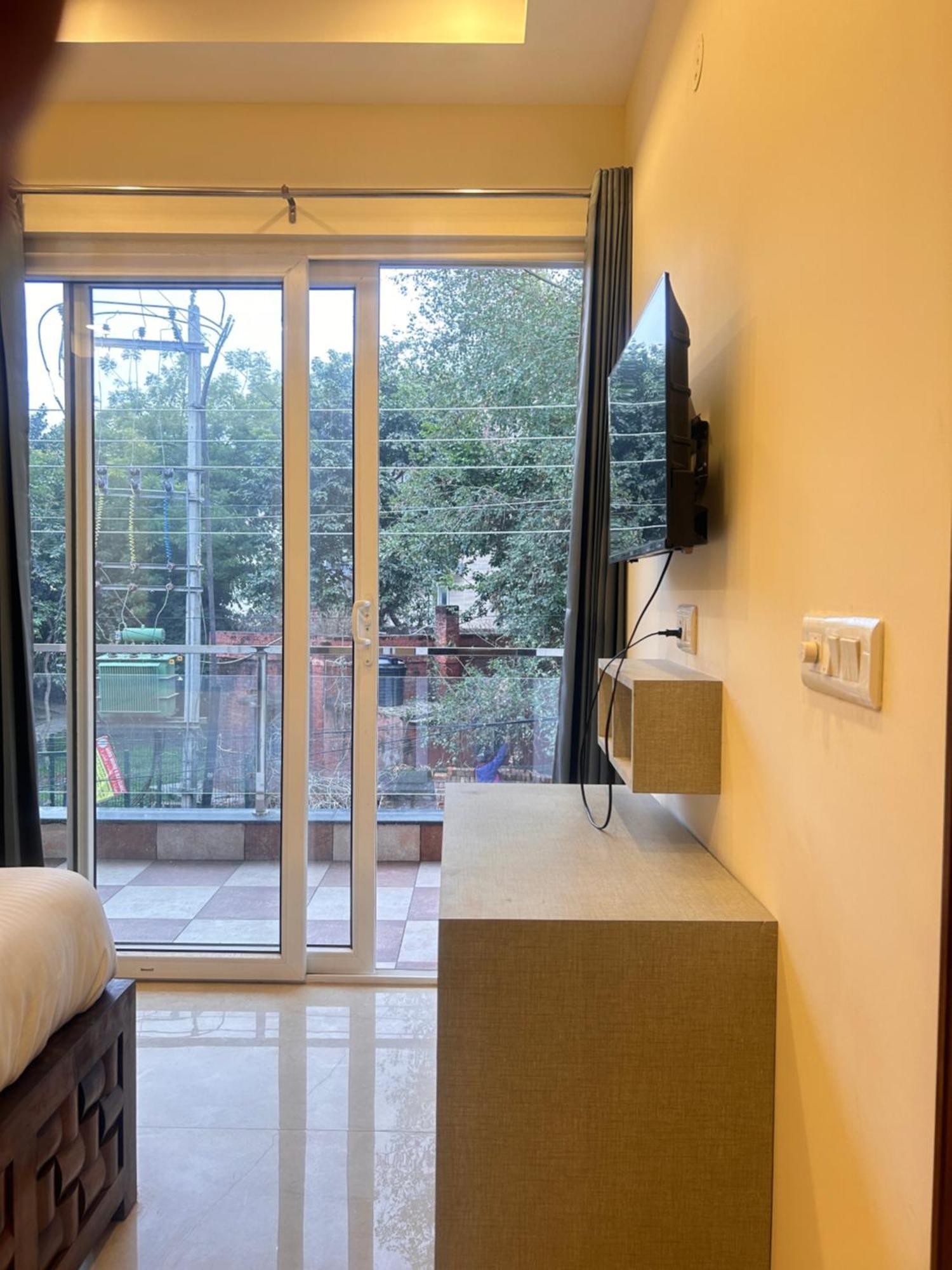 Lime Tree Service Apartment - Medanta Medicity, Гургаон Экстерьер фото